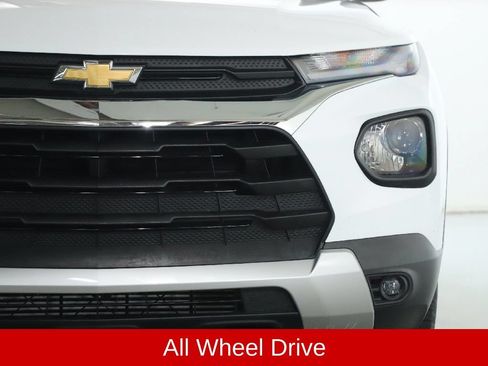 Used 2023 Chevrolet TrailBlazer LT w/ Convenience Package AWD/4WD image 9