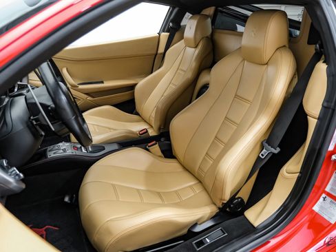 Used 2014 Ferrari 458 Italia Coupe RWD image 47