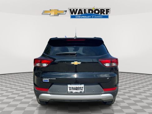 Used 2024 Chevrolet TrailBlazer LT w/ LT Cold Weather Package FWD image 5