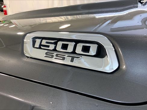 Used 2025 RAM 1500 Laramie w/ Laramie Southwest Edition AWD/4WD image 9