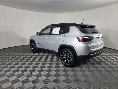 Certified 2025 Jeep Compass Limited AWD/4WD image 8