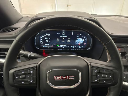 Used 2024 GMC Yukon AT4 w/ Technology Package AWD/4WD image 18