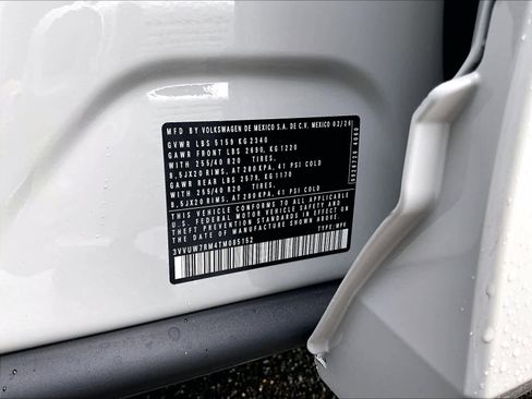 New 2026 Volkswagen Tiguan SEL R-Line AWD/4WD image 38