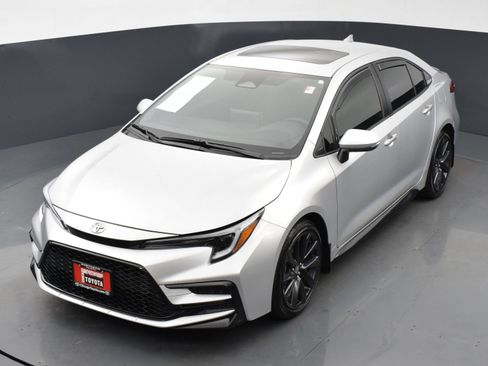 Used 2025 Toyota Corolla XSE FWD image 25