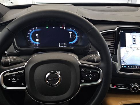 Certified 2024 Volvo XC90 T8 Ultimate w/ Protection Package Premier image 31