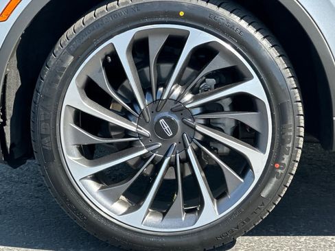Used 2021 Lincoln Aviator Reserve w/ Equipment Group 202A AWD/4WD image 28