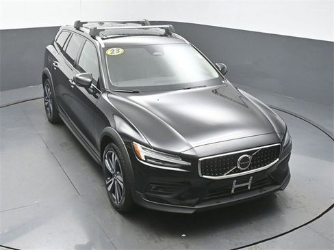 Used 2023 Volvo V60 B5 Cross Country Plus w/ Climate Package AWD/4WD image 42