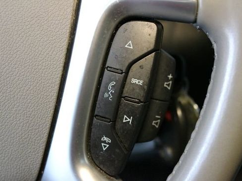 Used 2017 Chevrolet Traverse LT FWD image 23