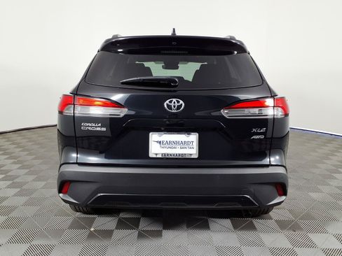Used 2023 Toyota Corolla Cross XLE w/ Convenience Package AWD/4WD image 5