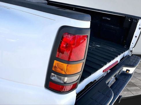 Used 2002 Chevrolet Silverado 3500 LT RWD image 18