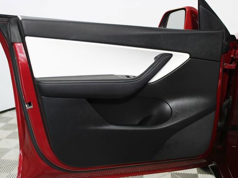 Used 2022 Tesla Model Y Performance AWD/4WD image 6