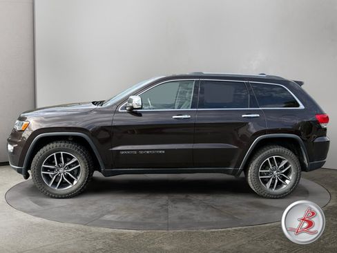 Used 2017 Jeep Grand Cherokee Limited w/ Trailer Tow Group IV AWD/4WD image 4