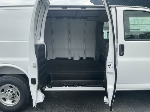 New 2026 Chevrolet Express 2500 RWD image 22