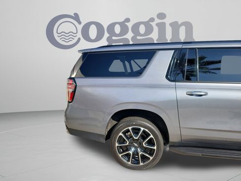 Used 2022 Chevrolet Suburban RST w/ Sport Performance Package AWD/4WD image 32