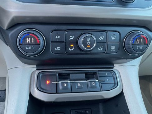 Used 2023 GMC Acadia Denali w/ Denali Ultimate Package image 13