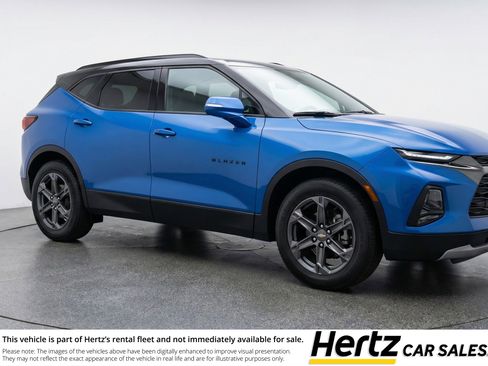 Used 2025 Chevrolet Blazer LT FWD image 1