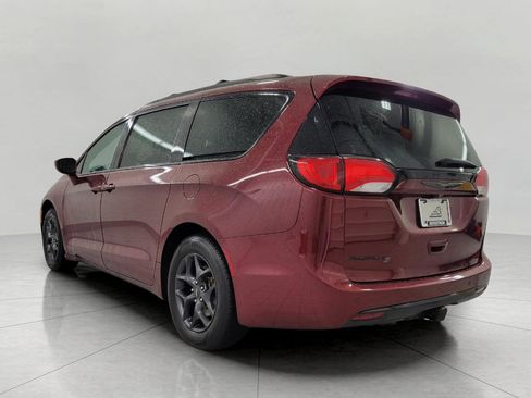 Used 2018 Chrysler Pacifica Touring-L Plus FWD image 22