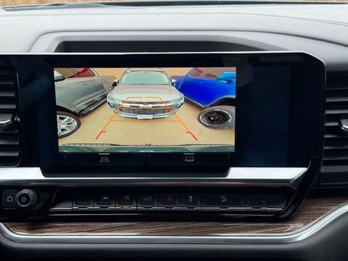 Used 2025 Chevrolet Silverado 1500 LT image 4