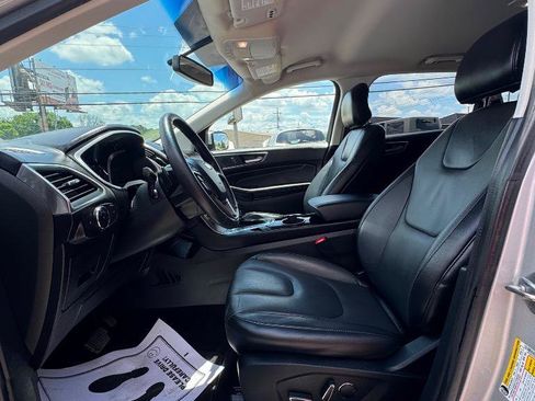 Used 2017 Ford Edge Titanium w/ Technology Package FWD image 10