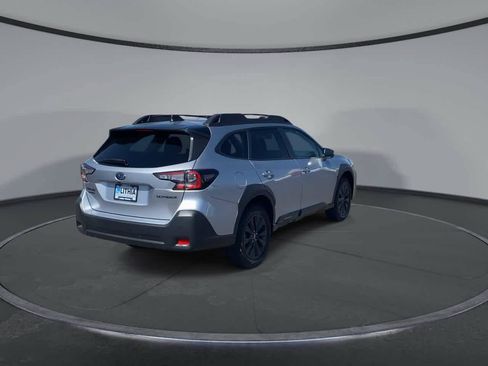 Used 2025 Subaru Outback Onyx Edition AWD/4WD image 9