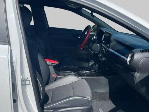 Used 2022 Kia Forte GT-Line w/ GT-Line Premium Package image 12