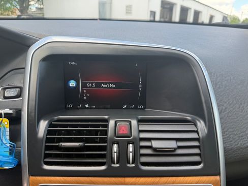 Used 2017 Volvo XC60 T5 Inscription w/ Preferred Option Package AWD/4WD image 26