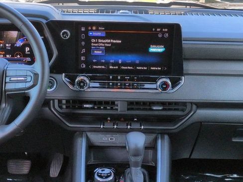Used 2024 Chevrolet Colorado Trail Boss w/ Advanced Trailering Package AWD/4WD image 17