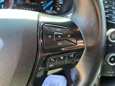 Used 2017 Ford Explorer XLT AWD/4WD image 16