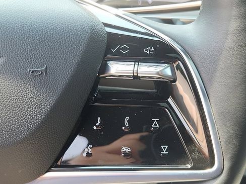 Certified 2023 Cadillac Lyriq AWD image 22