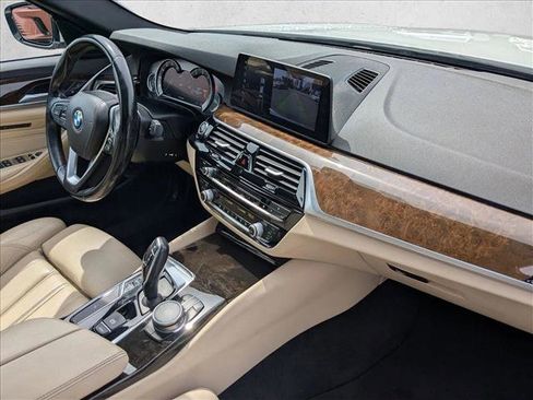 Used 2017 BMW 530i RWD image 22