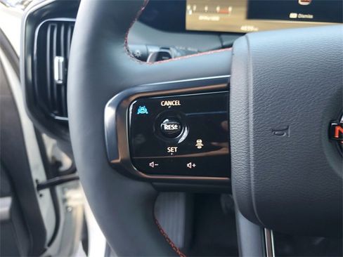 Certified 2025 Nissan Armada PRO-4X image 17