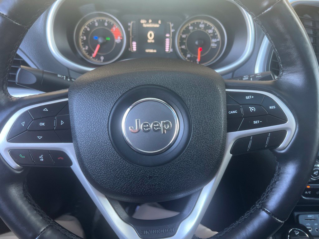 Used 2018 Jeep Cherokee Latitude Plus w/ Comfort/Convenience Group AWD/4WD image 60