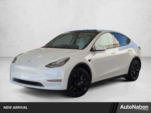 Used 2023 Tesla Model Y Long Range AWD/4WD image 1