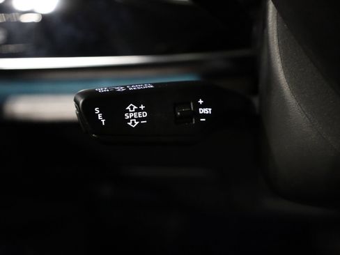 Used 2021 Audi Q8 Prestige w/ Prestige Package image 24