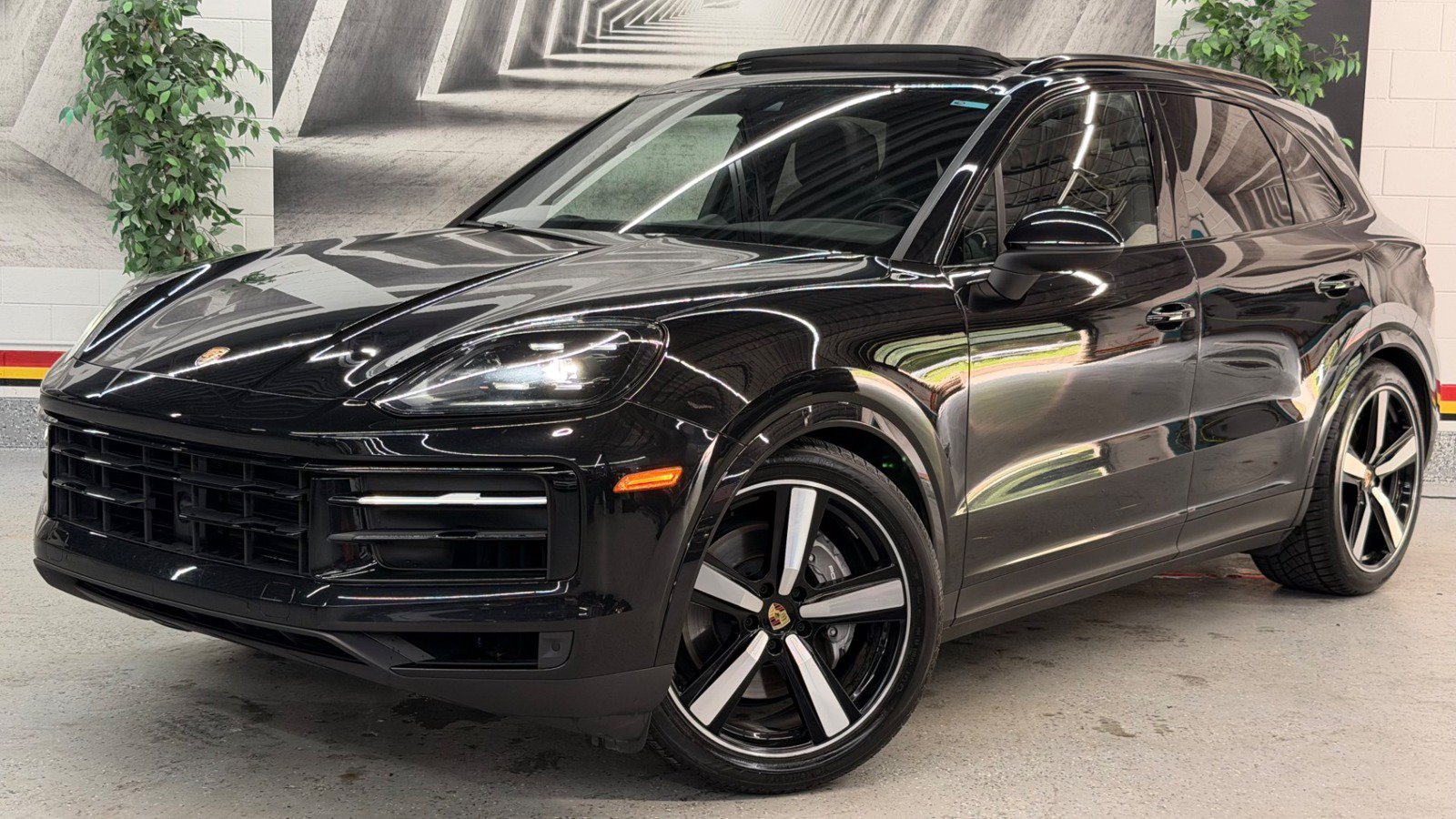 Used 2024 Porsche Cayenne AWD/4WD image 3