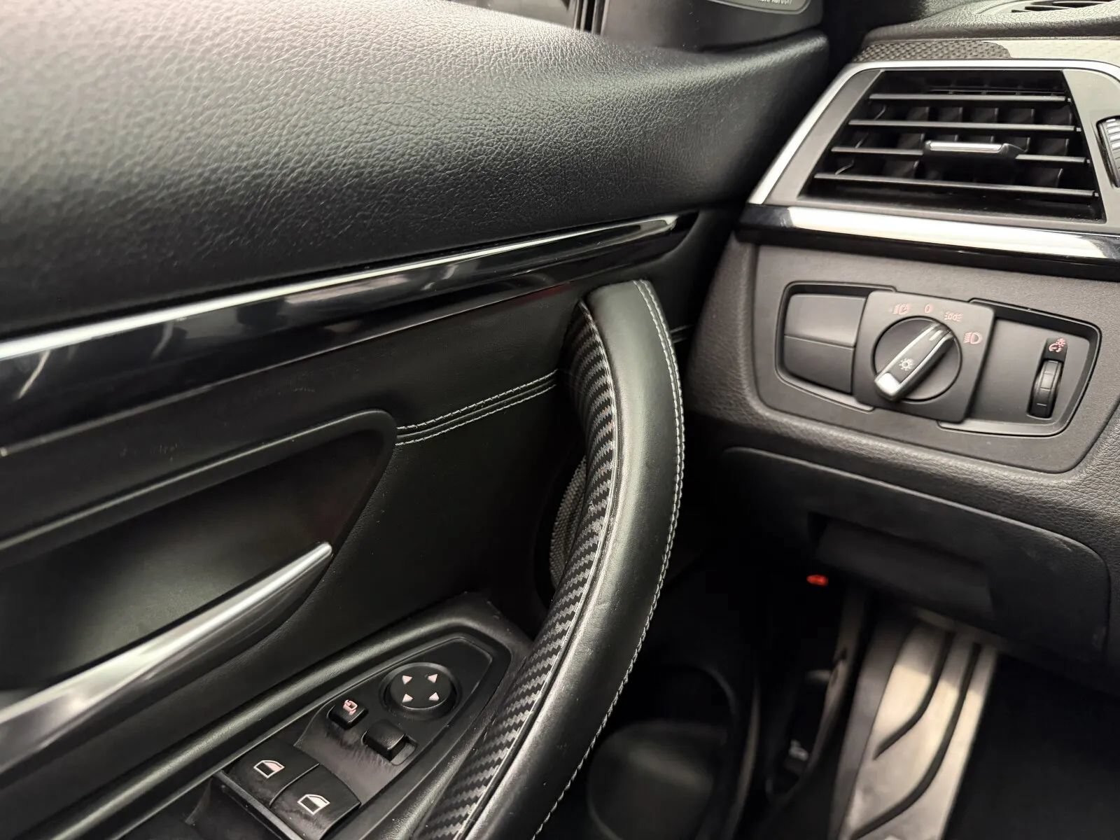 Used 2018 BMW M4 Convertible RWD image 23
