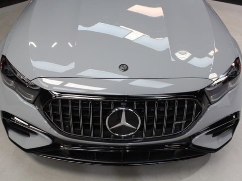 Used 2025 Mercedes-Benz E 53 AMG e 4MATIC Sedan image 11