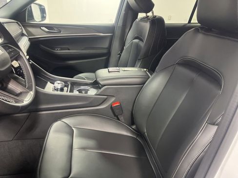 New 2025 Jeep Grand Cherokee Limited image 8