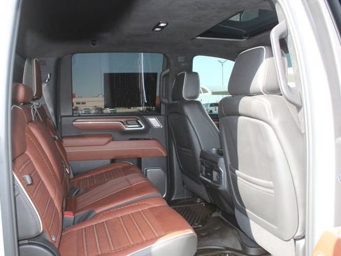 Certified 2025 GMC Sierra 2500 Denali Ultimate AWD/4WD image 18