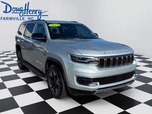 Used 2024 Jeep Wagoneer Series III AWD/4WD image 7