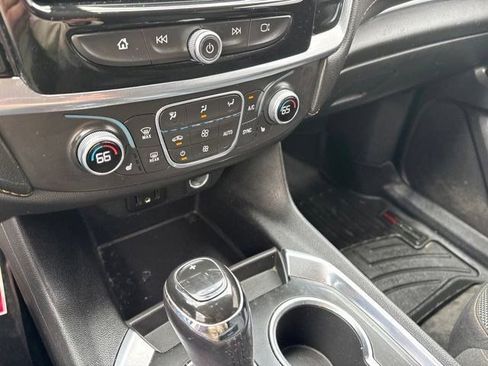 Used 2019 Chevrolet Traverse LT AWD/4WD image 24