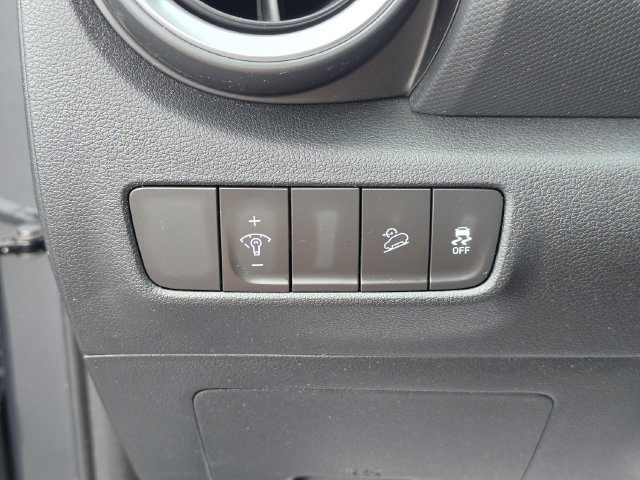 Used 2022 Hyundai Kona SEL FWD image 34