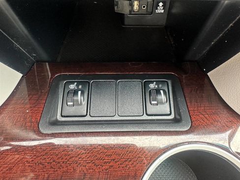 Used 2014 Toyota Camry XLE w/ Leather Package FWD image 27