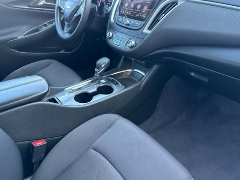 Used 2024 Chevrolet Malibu LT image 31