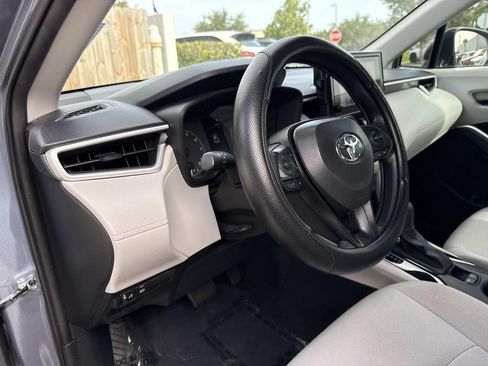 Used 2025 Toyota Corolla Cross L FWD image 23