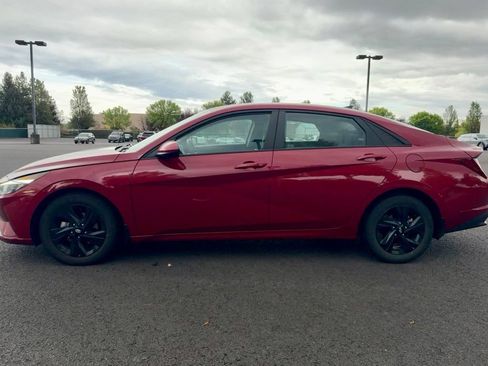 Used 2023 Hyundai Elantra SEL FWD image 4
