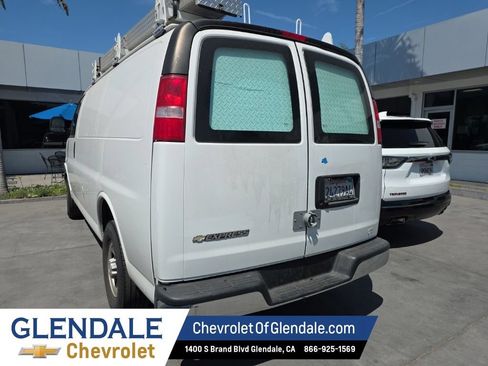 Used 2023 Chevrolet Express 2500 w/ Driver Convenience Package RWD image 4