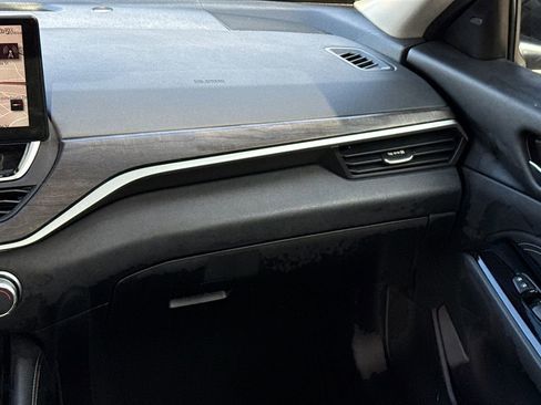 Used 2023 Nissan Altima 2.5 SV w/ SV Premium Package image 15