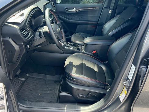 Certified 2025 Ford Escape ST-Line w/ Tech Pack #1 FWD image 43