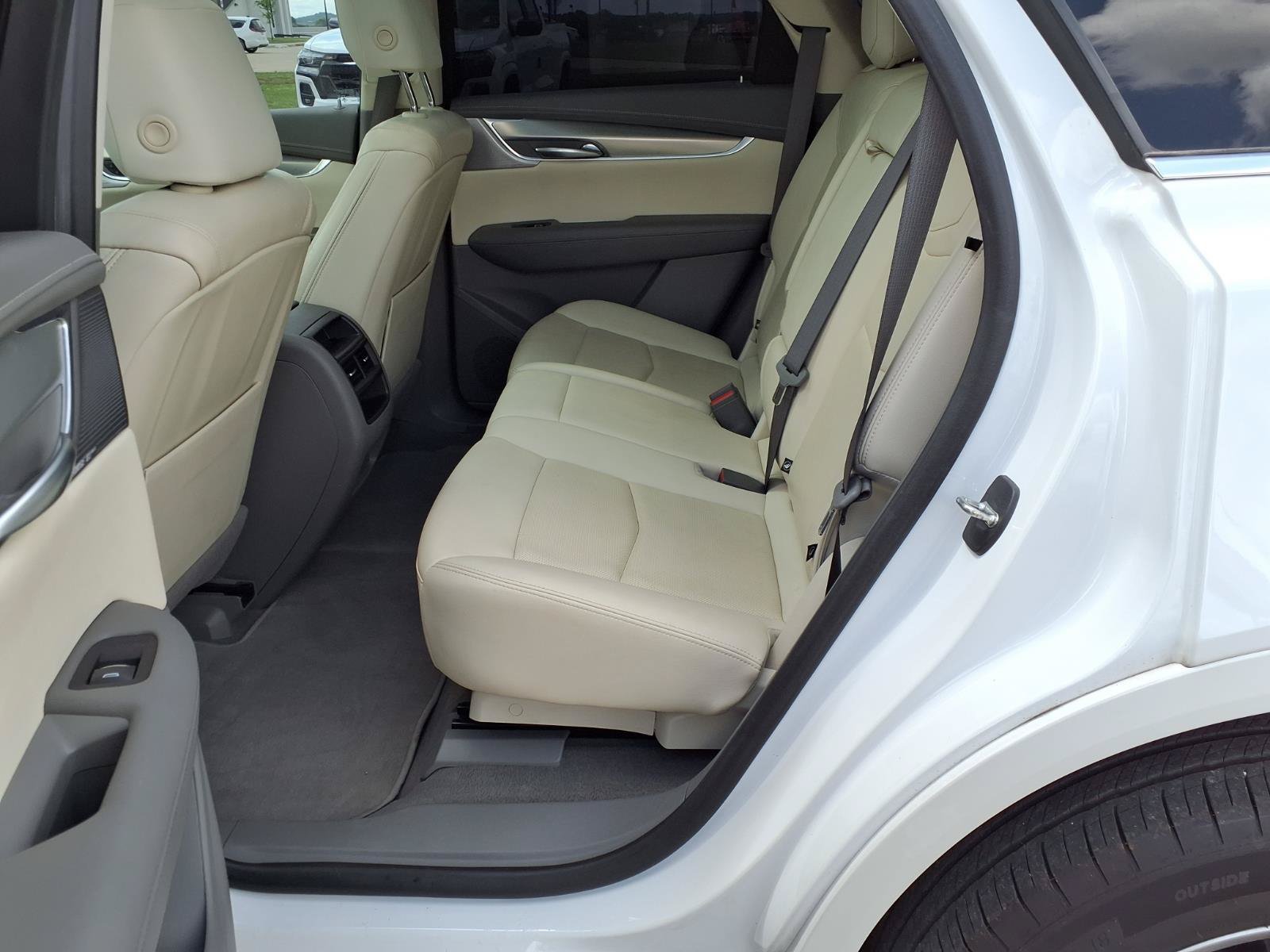 Used 2023 Cadillac XT5 Premium Luxury FWD image 16